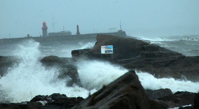 storm conditions at 40ft Sandycove, Co Dublin
