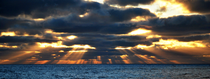 Mi Ocean and sunbeams